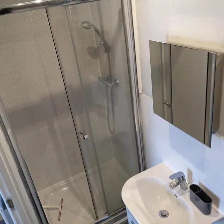Entire 3 Bed Home Sleeps 6, Wifi, 2 Parking Spaces Милтон-Кейнс Экстерьер фото